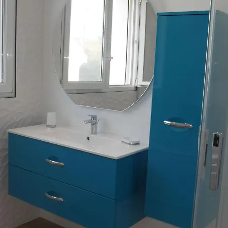 180° Panoramic Sea View, Direct Beach Location, Holiday home *