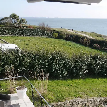 180° Panoramic Sea View, Direct Beach Location, Holiday home