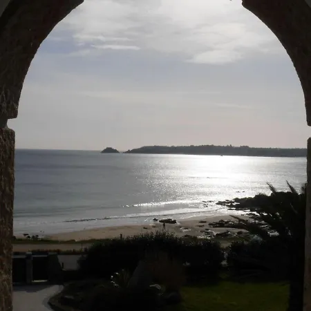 Holiday home 180° Panoramic Sea View, Direct Beach Location, Locmaria-Plouzane