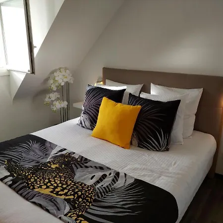 180° Panoramic Sea View, Direct Beach Location, Holiday home