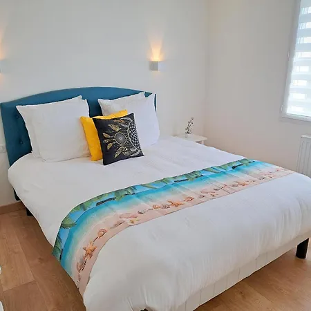 Holiday home 180° Panoramic Sea View, Direct Beach Location,